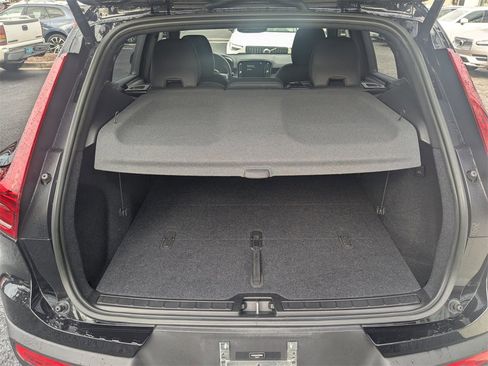 Used 2023 Volvo XC40 Recharge Ultimate image 14