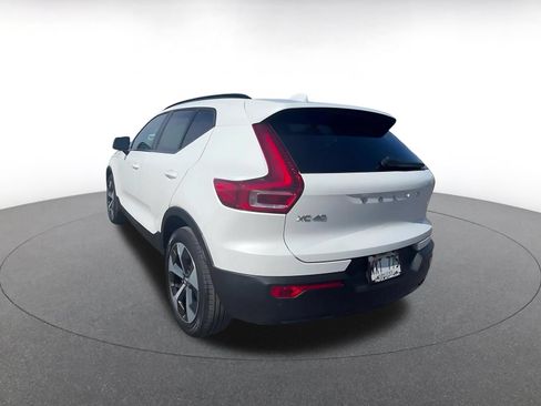 Used 2024 Volvo XC40 B5 Core AWD/4WD image 11