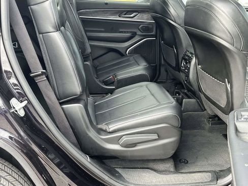 Used 2022 Jeep Grand Cherokee L Limited w/ Luxury Tech Group II image 24