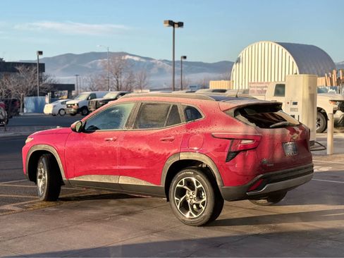 New 2026 Chevrolet Trax LT w/ Driver Confidence Package image 2