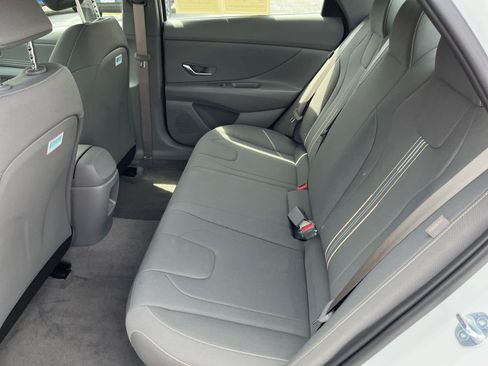 Used 2025 Hyundai Elantra SEL FWD image 22
