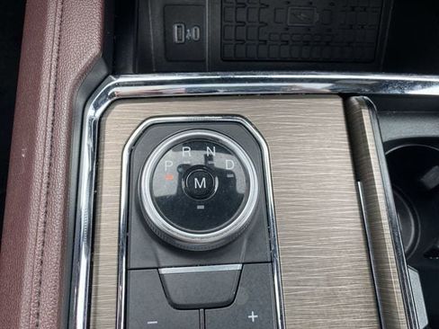 Used 2024 Ford Expedition Limited image 37