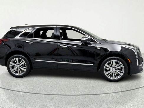 Certified 2025 Cadillac XT5 Premium Luxury w/ LPO, Floor Liner Package AWD/4WD image 6