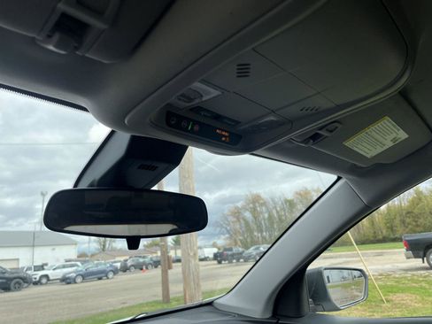 Used 2023 Chevrolet Equinox LS image 31