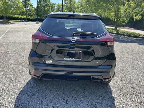 Used 2022 Nissan Kicks SV FWD image 6