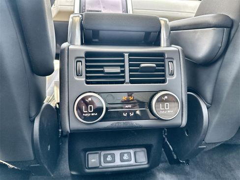 Certified 2025 Land Rover Discovery Dynamic SE image 16