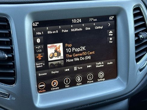 Used 2021 Jeep Compass Latitude w/ Sun and Sound Group image 18