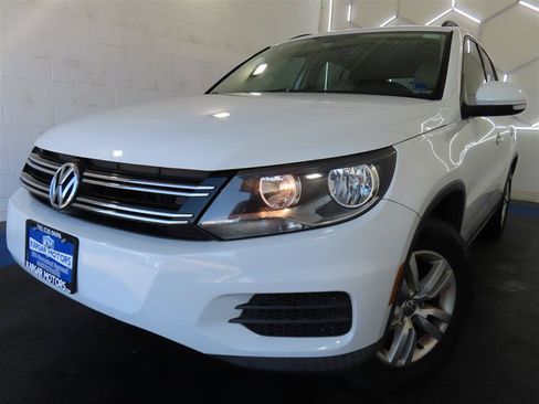 Used 2017 Volkswagen Tiguan S FWD image 2