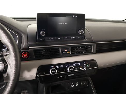 Used 2023 Honda Pilot LX image 5