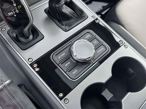 Used 2025 INEOS Grenadier Fieldmaster Edition image 32