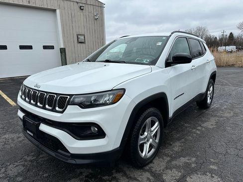 Used 2023 Jeep Compass Latitude image 8