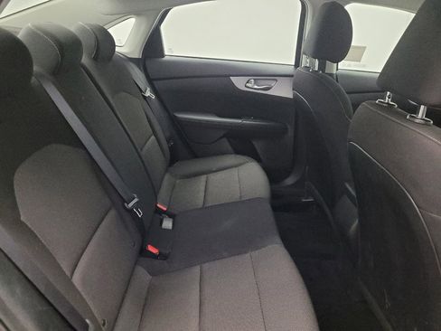 Used 2024 Kia Forte LXS w/ LXS Technology Package FWD image 19