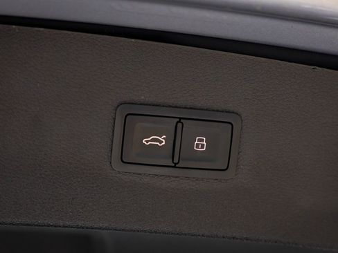 Used 2017 Audi RS 7 Prestige w/ Carbon-Optic Package image 33