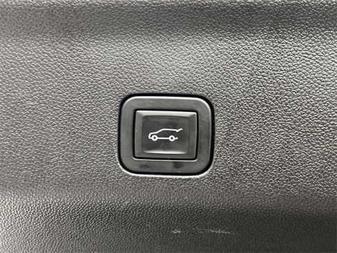 Certified 2024 GMC Yukon Denali image 13