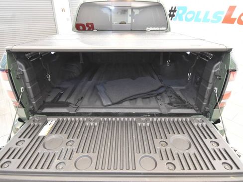 Used 2025 Nissan Frontier SV w/ SV Convenience Package RWD image 32