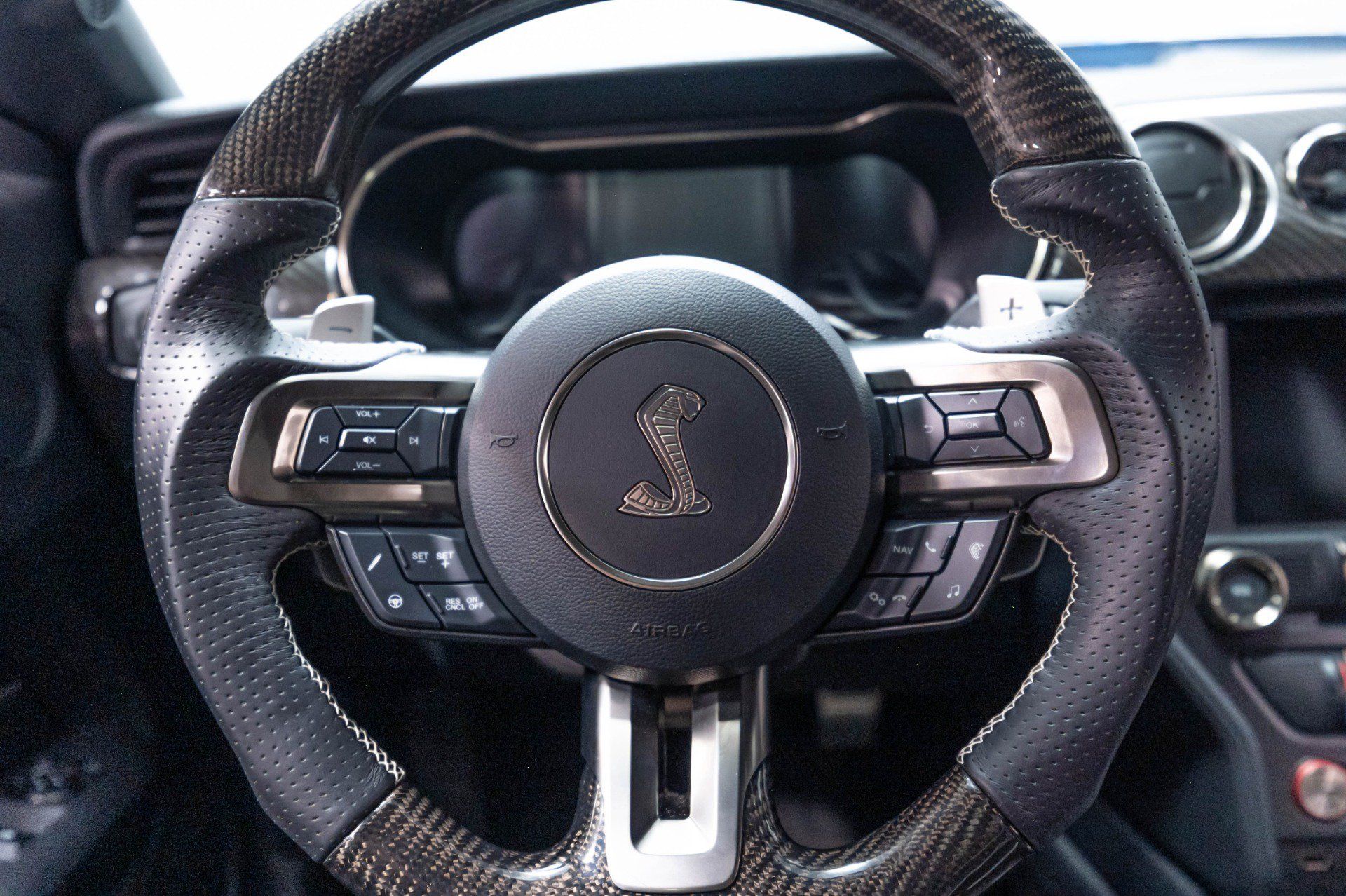 Used 2022 Ford Mustang Shelby GT500 w/ Carbon Fiber Track Pack RWD image 15