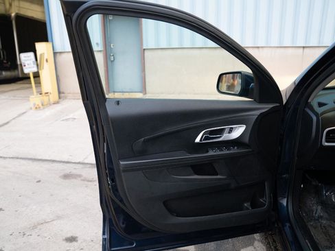 Used 2017 Chevrolet Equinox LT w/ Convenience Package image 17