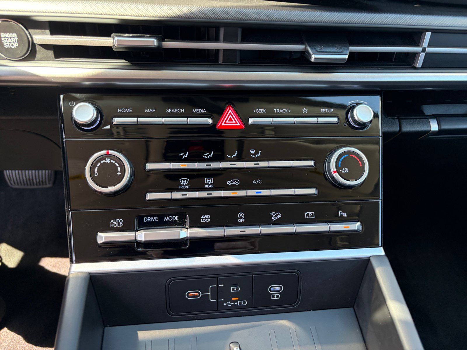 Certified 2025 Hyundai Santa Fe SE AWD/4WD image 29
