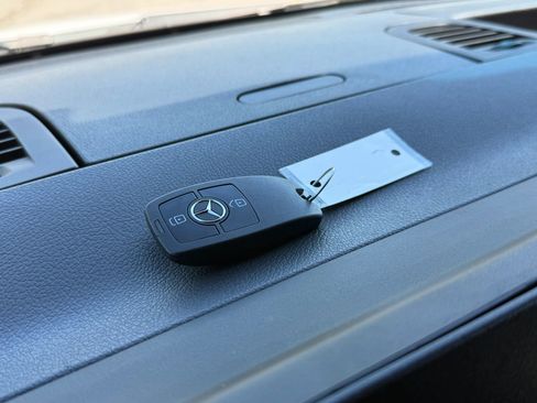 Used 2021 Mercedes-Benz Sprinter 2500 w/ Driver Convenience Package image 22