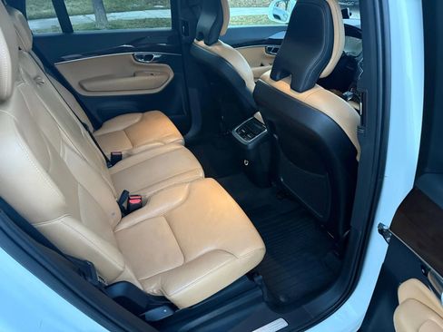 Used 2019 Volvo XC90 T6 Momentum AWD/4WD image 18