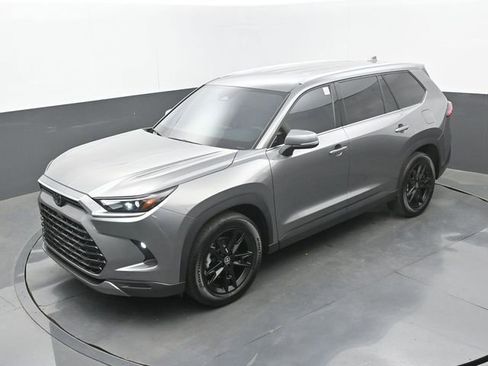 Used 2025 Toyota Grand Highlander FWD image 30