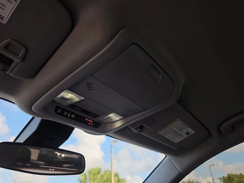Used 2022 Chevrolet Equinox LT FWD image 30