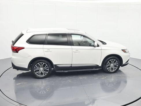 Used 2018 Mitsubishi Outlander SE FWD image 31