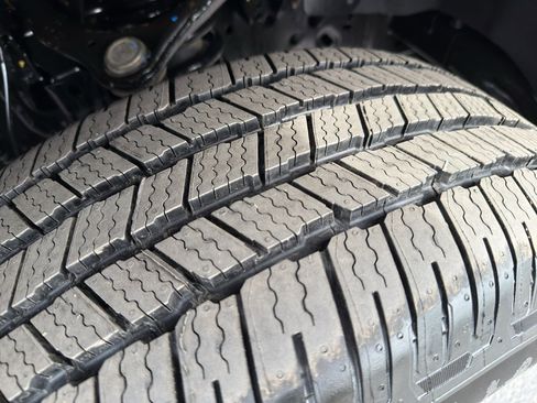 Certified 2025 Ford F150 Lariat AWD/4WD image 11