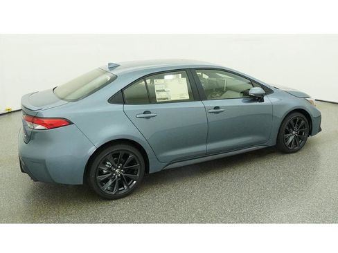 Used 2026 Toyota Corolla SE w/ SE Premium Package FWD image 10