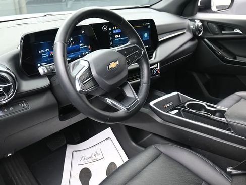 Used 2025 Chevrolet Equinox LT w/ Convenience Package II image 14