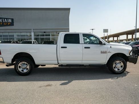 Used 2018 RAM 2500 Tradesman w/ Chrome Appearance Group AWD/4WD image 4