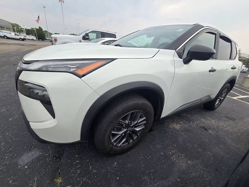 Used 2024 Nissan Rogue S AWD/4WD image 4