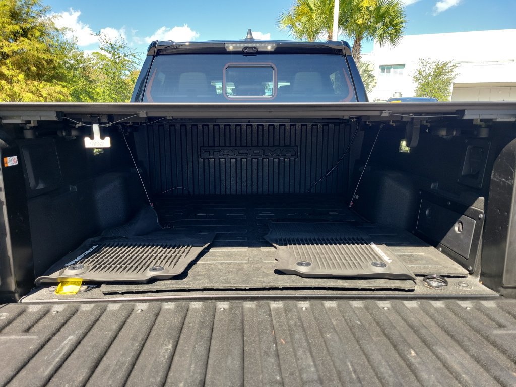 Used 2025 Toyota Tacoma Limited AWD/4WD image 29