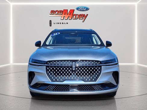 Used 2024 Lincoln Nautilus Reserve w/ Equipment Group 202A AWD/4WD image 2