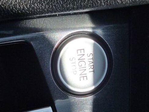 Certified 2023 Volkswagen Tiguan SE FWD image 23