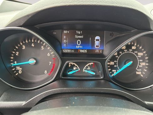 Used 2017 Ford Escape SE w/ SE Sport Appearance Package FWD image 6