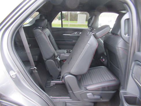New 2026 Ford Explorer ST-Line w/ ST-Line Street Pack AWD/4WD image 18