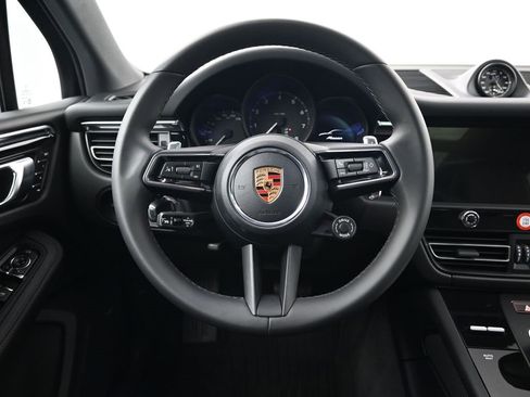 Certified 2026 Porsche Macan image 13