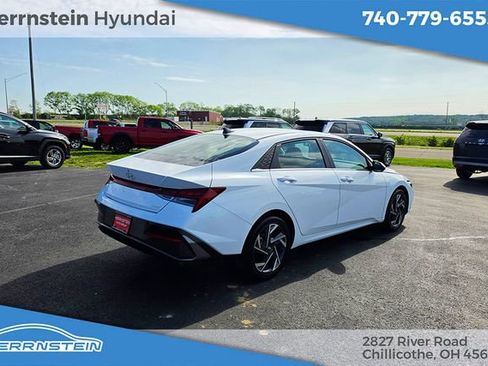 Certified 2026 Hyundai Elantra Limited w/ Cargo Package FWD image 27