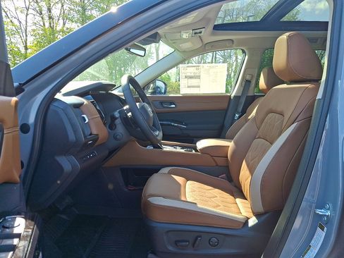 New 2026 Nissan Pathfinder Platinum AWD/4WD image 6