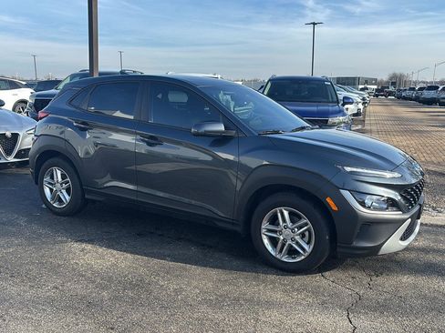 Used 2022 Hyundai Kona SE image 5