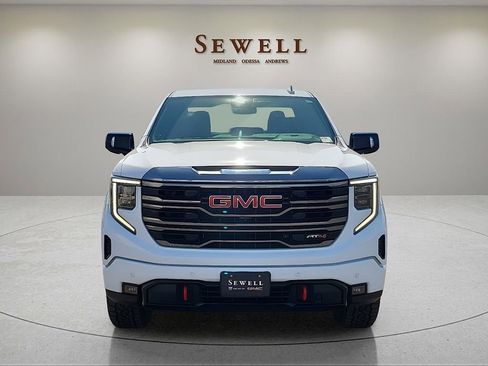 Used 2024 GMC Sierra 1500 AT4 image 8