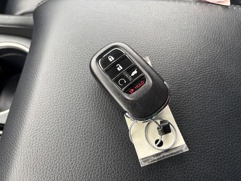 Used 2023 Honda Pilot Touring image 34