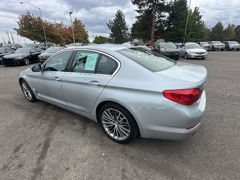 Used 2017 BMW 530i xDrive AWD/4WD image 6