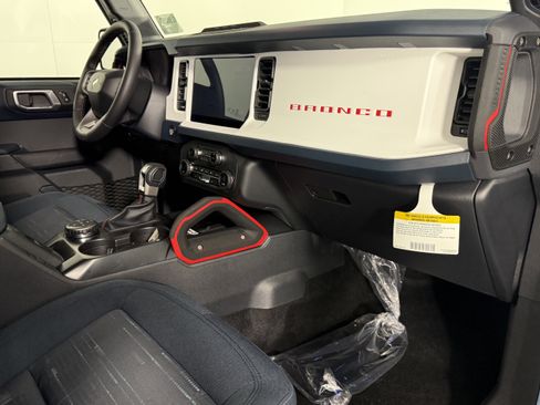 New 2025 Ford Bronco Heritage Edition image 9