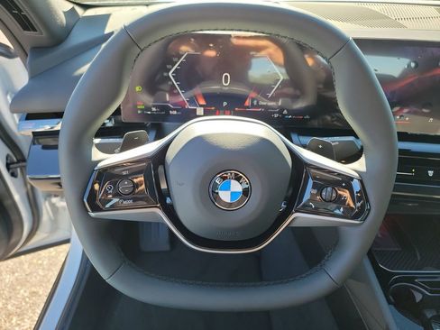 New 2025 BMW 530i xDrive w/ Premium Package image 13