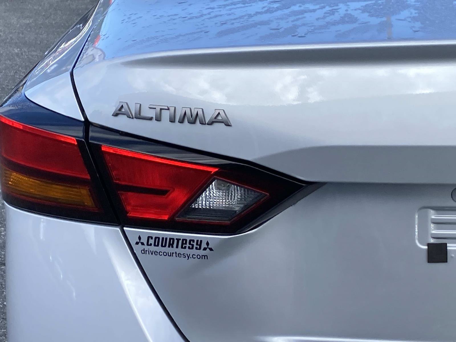 Used 2023 Nissan Altima 2.5 SV AWD/4WD image 6