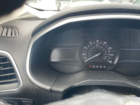 Used 2019 Ford Edge Titanium FWD image 5