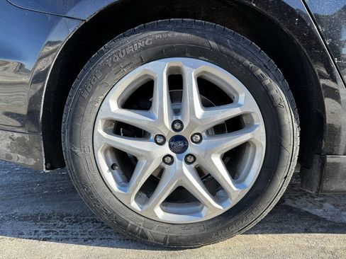 Used 2016 Ford Fusion SE image 33