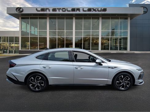 Used 2024 Hyundai Sonata SEL FWD image 2